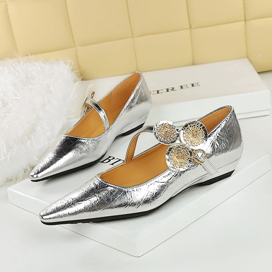 Vintage Metal Grip Pattern Shallow Mouth Wedge Women Shoes Metal Decorative Strap Women Shoes
